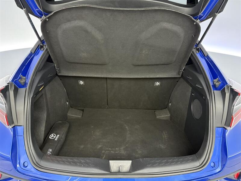 Toyota C-HR vaihtoauto