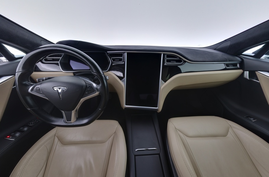 Tesla Model S vaihtoauto