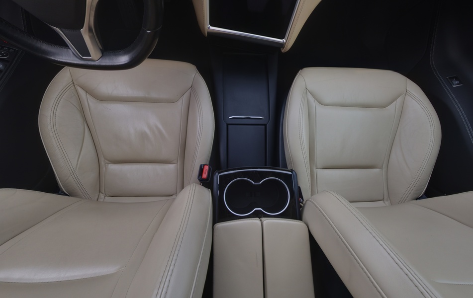 Tesla Model S vaihtoauto