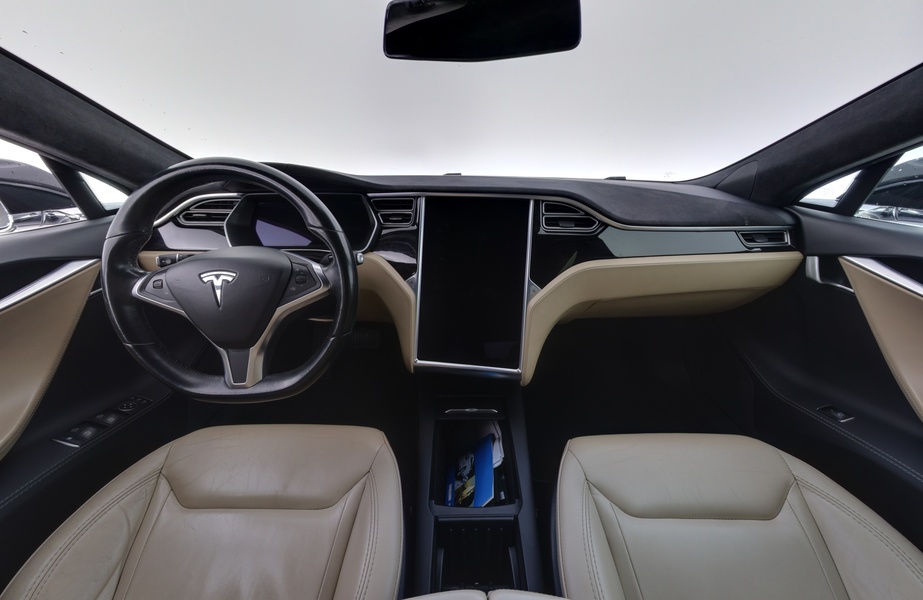 Tesla Model S vaihtoauto