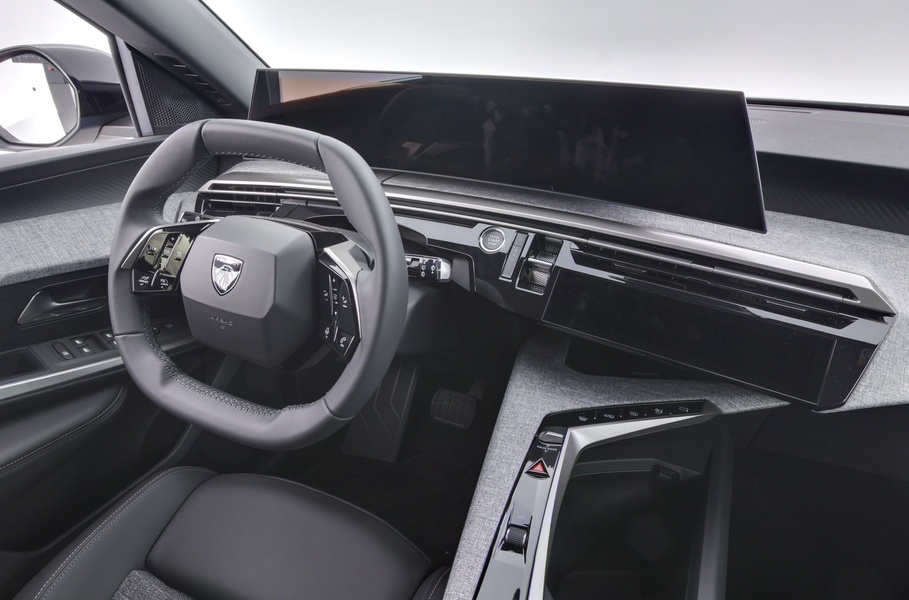 Peugeot E-5008 vaihtoauto