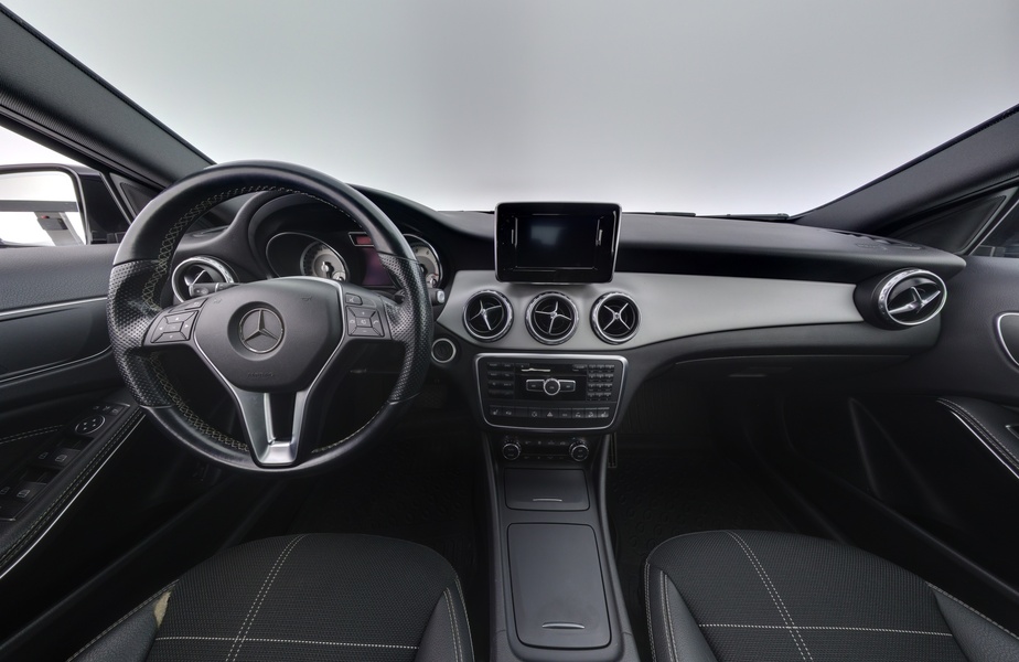 Mercedes-Benz GLA vaihtoauto