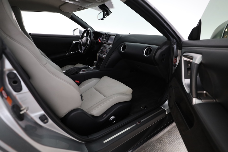 Nissan GT-R vaihtoauto