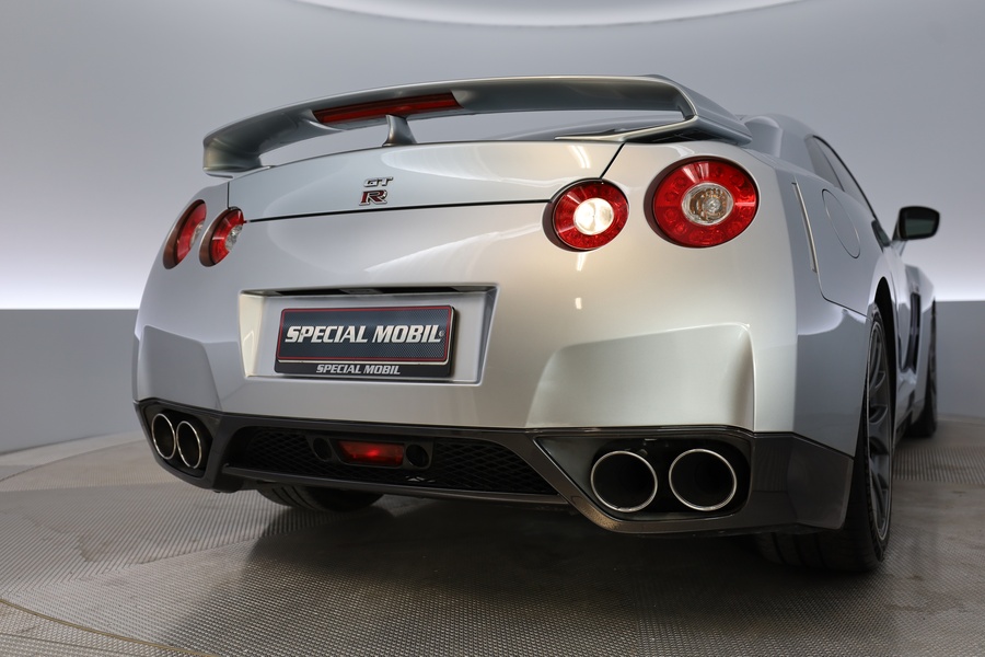 Nissan GT-R vaihtoauto