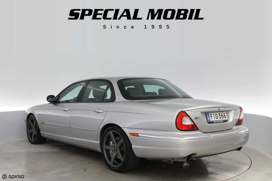 Jaguar XJR vaihtoauto