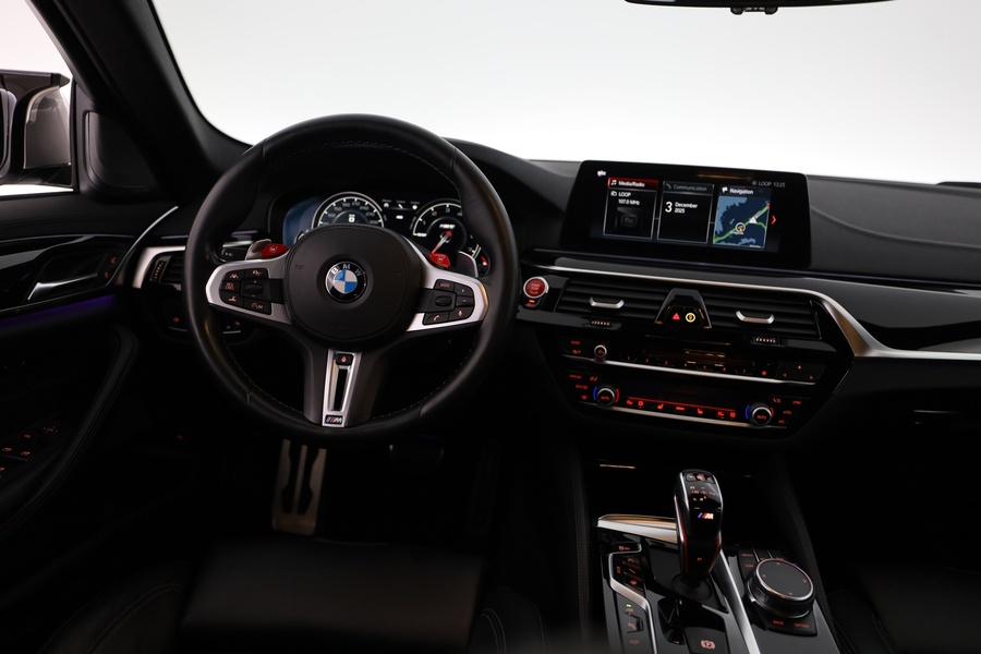 BMW M5 vaihtoauto