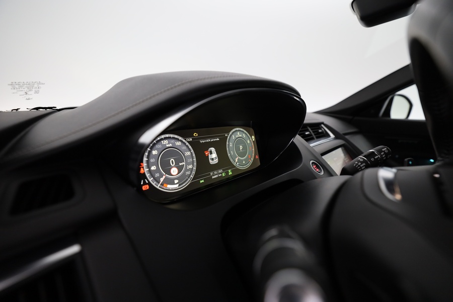 Jaguar E-PACE vaihtoauto