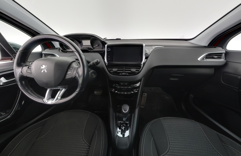 Peugeot 208 vaihtoauto