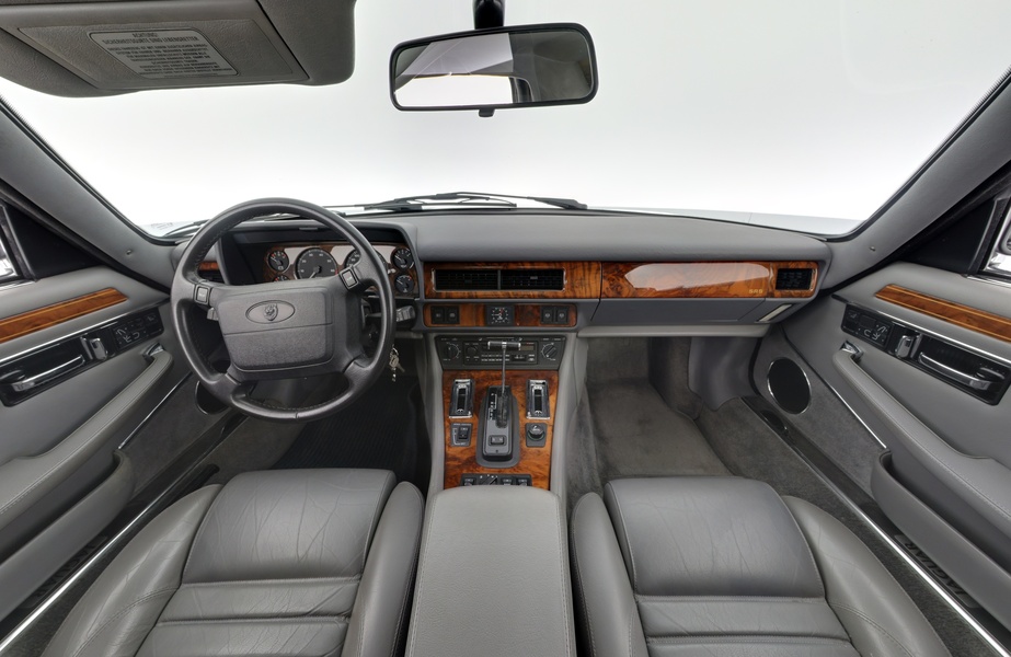 Jaguar XJS vaihtoauto