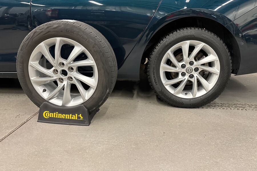 Opel Astra vaihtoauto