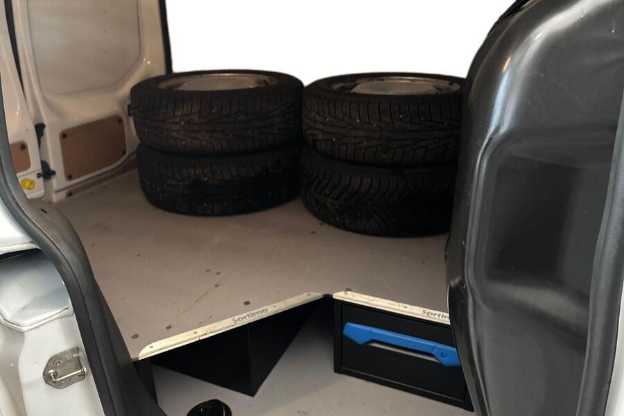 Ford Transit Connect vaihtoauto