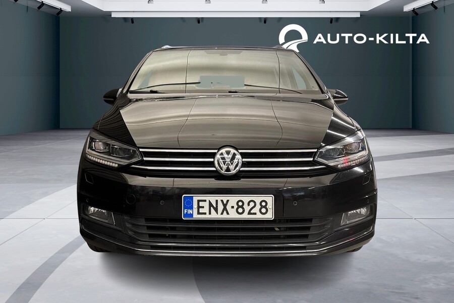 Volkswagen Touran vaihtoauto