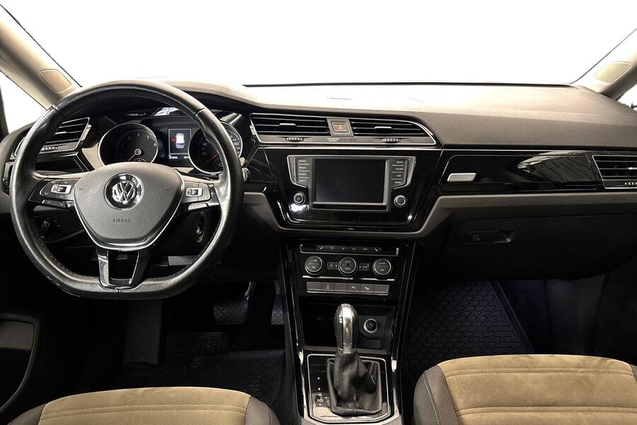 Volkswagen Touran vaihtoauto