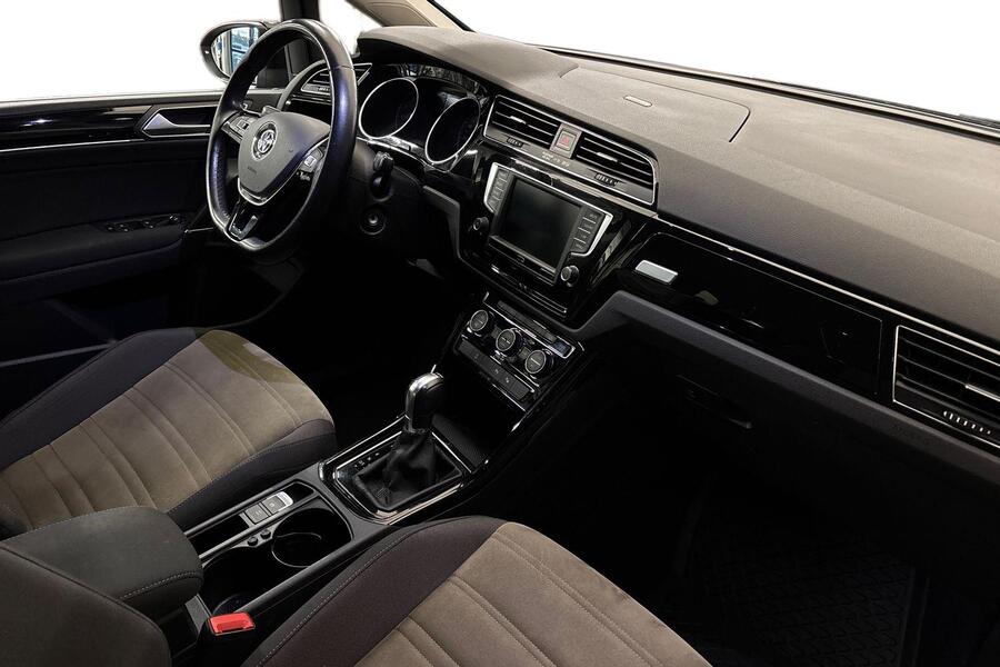 Volkswagen Touran vaihtoauto