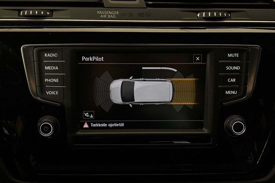 Volkswagen Touran vaihtoauto