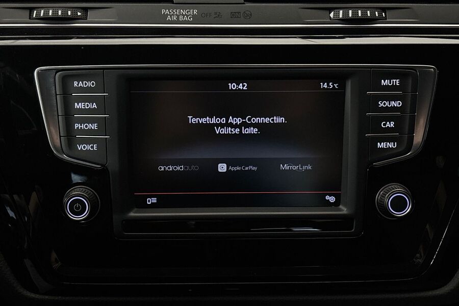 Volkswagen Touran vaihtoauto