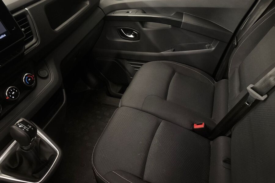 Nissan Primastar vaihtoauto