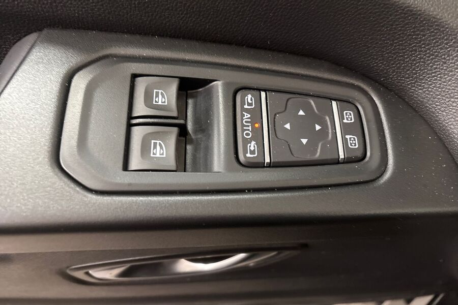 Nissan Primastar vaihtoauto