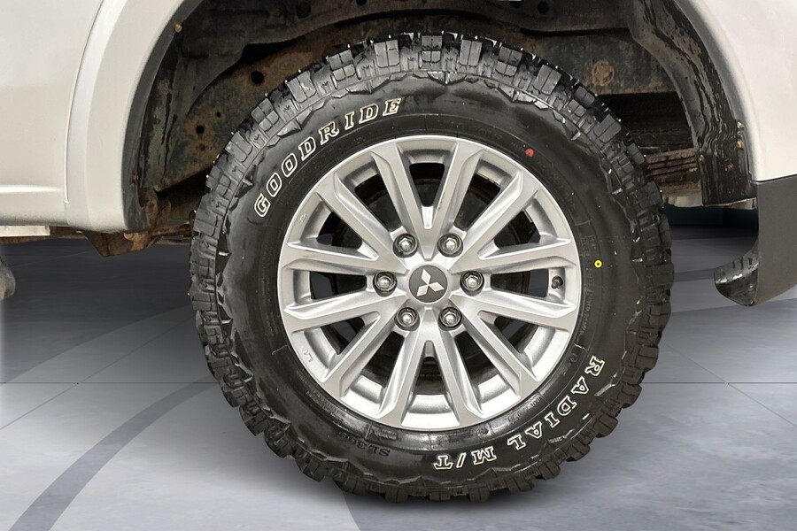 Mitsubishi L200 vaihtoauto