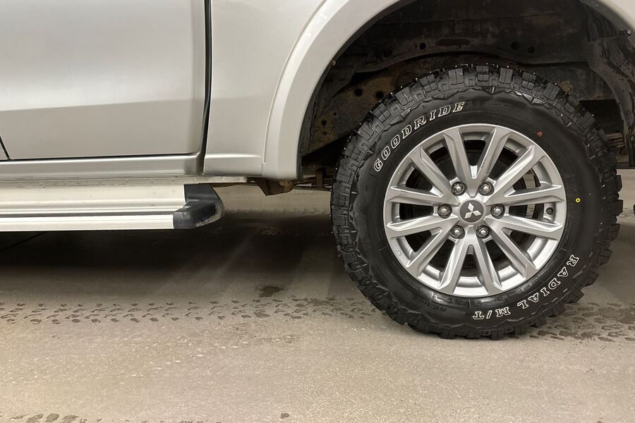 Mitsubishi L200 vaihtoauto