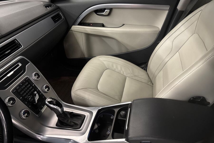 Volvo V70 vaihtoauto