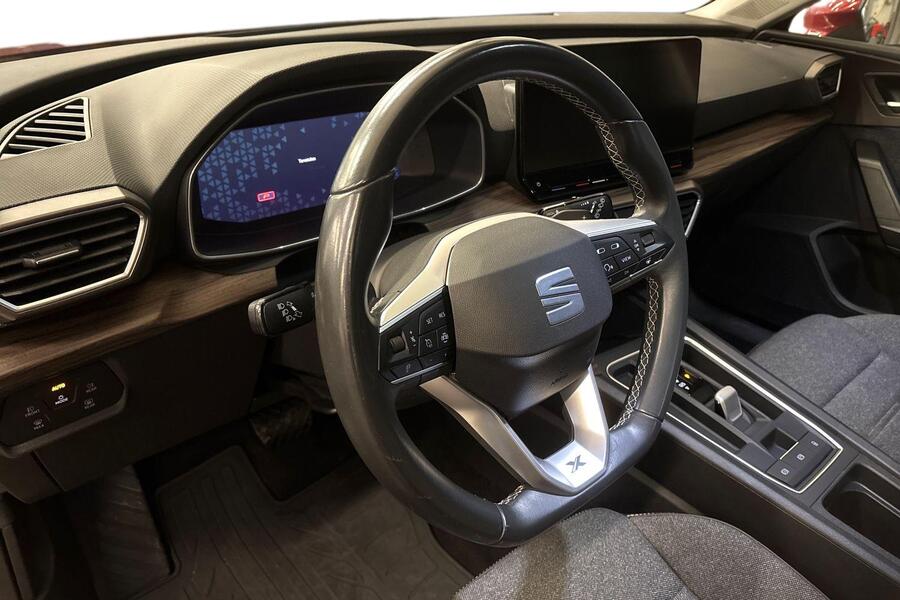 SEAT Leon Sportstourer vaihtoauto