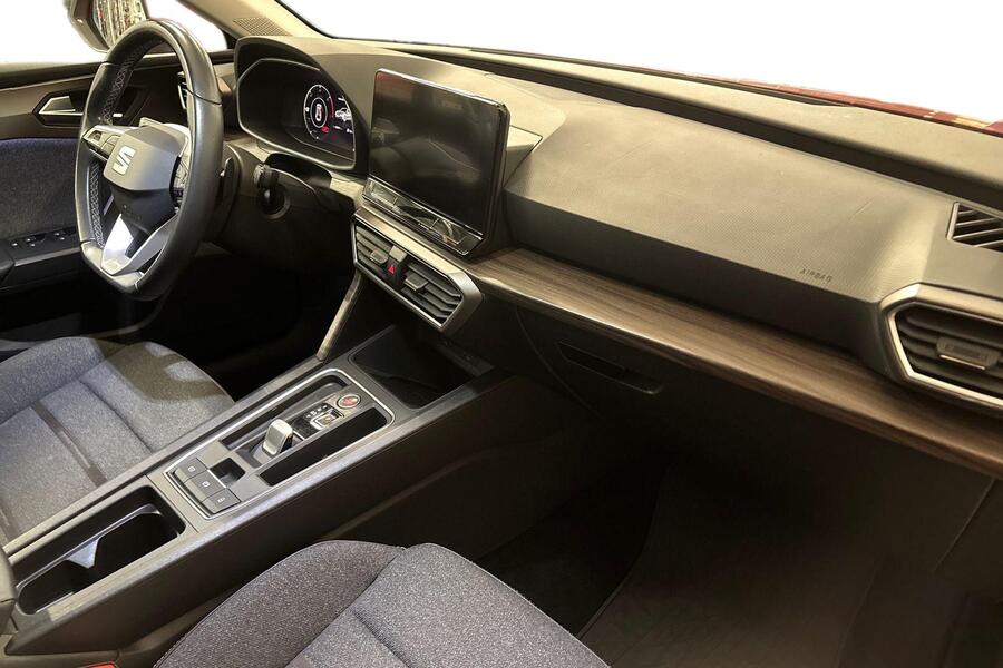 SEAT Leon Sportstourer vaihtoauto