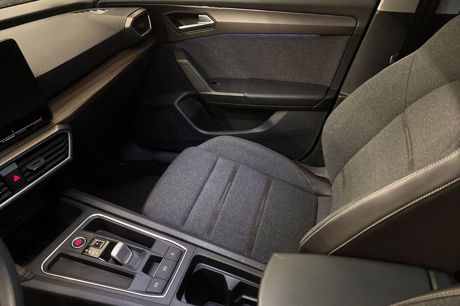 SEAT Leon Sportstourer vaihtoauto