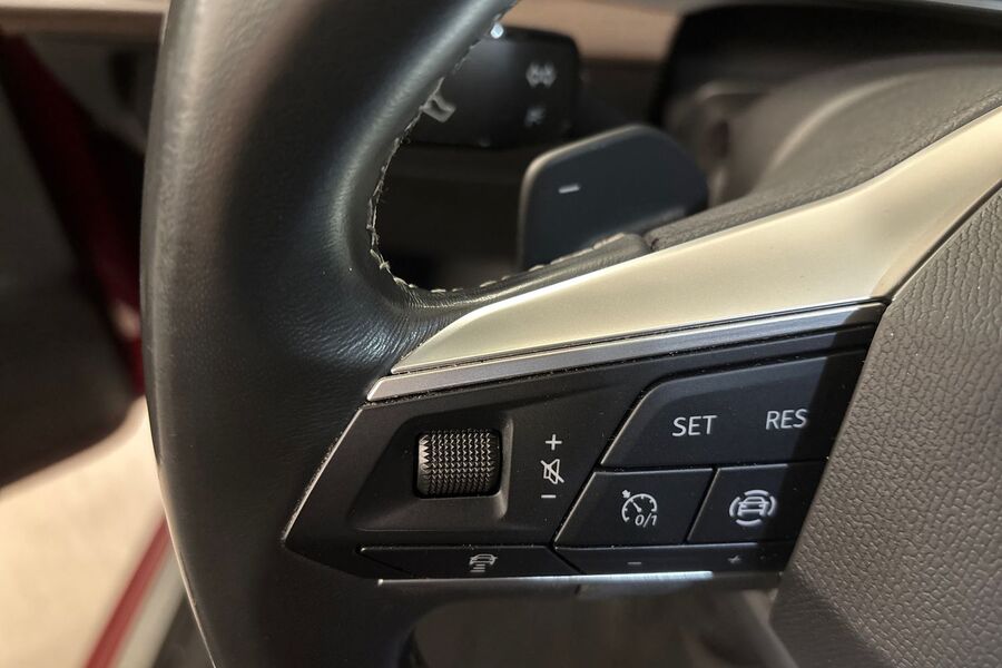 SEAT Leon Sportstourer vaihtoauto