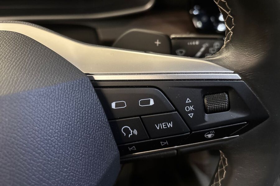 SEAT Leon Sportstourer vaihtoauto