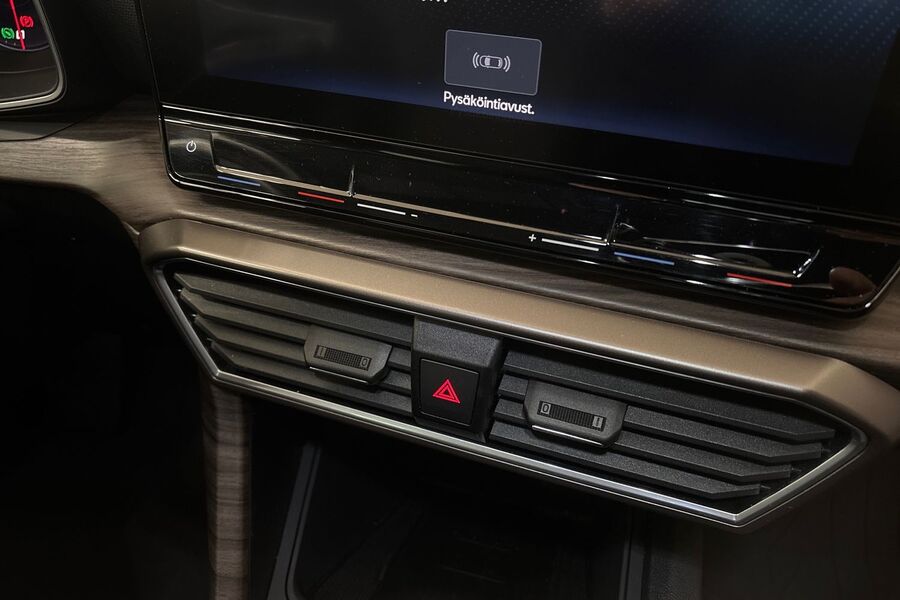 SEAT Leon Sportstourer vaihtoauto