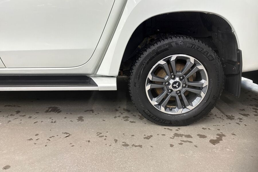 Mitsubishi L200 vaihtoauto