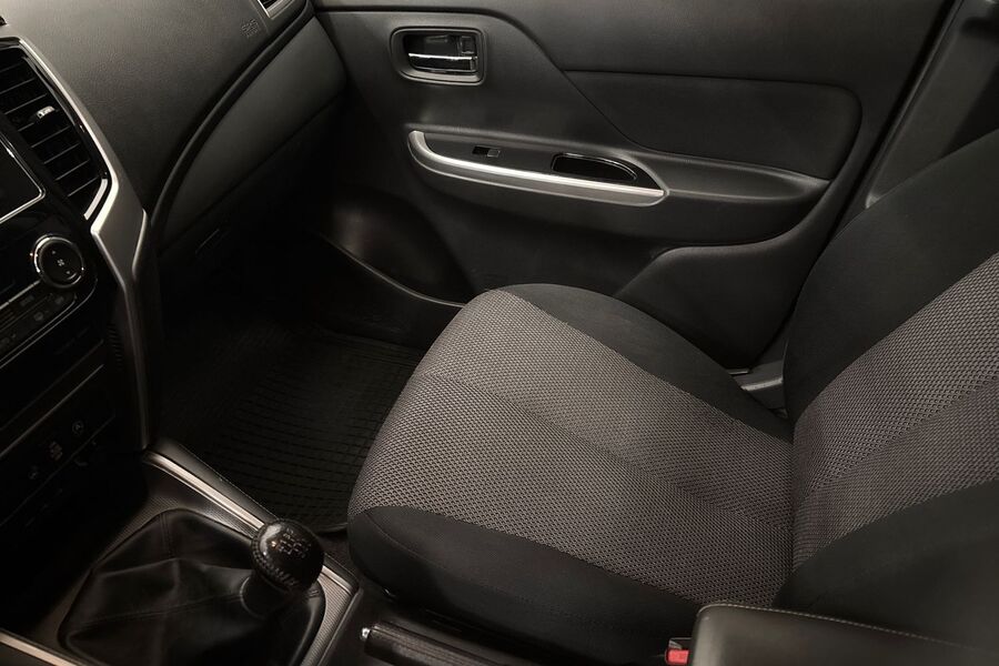 Mitsubishi L200 vaihtoauto