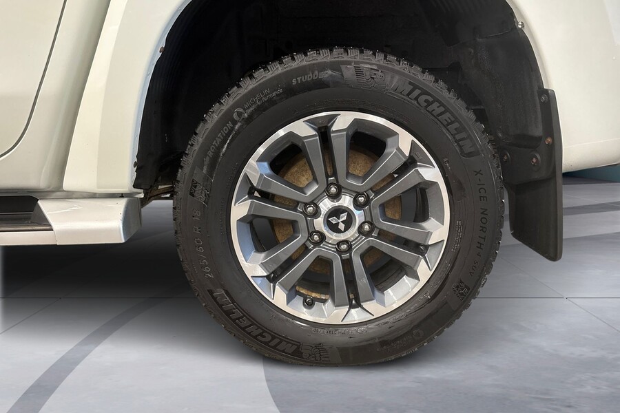 Mitsubishi L200 vaihtoauto