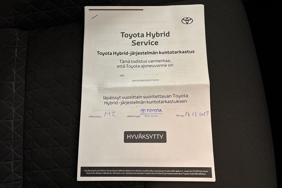 Toyota C-HR vaihtoauto