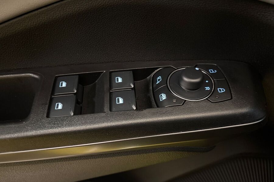 Ford Puma Gen-E vaihtoauto