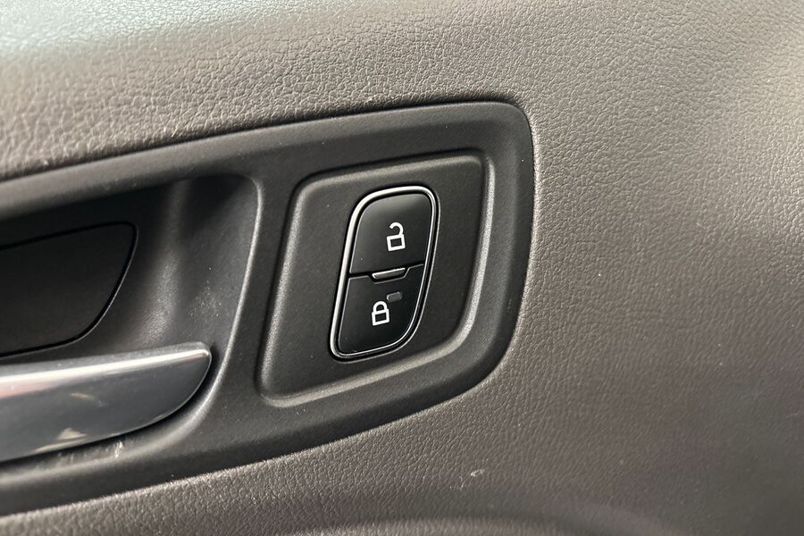 Ford Transit Connect vaihtoauto