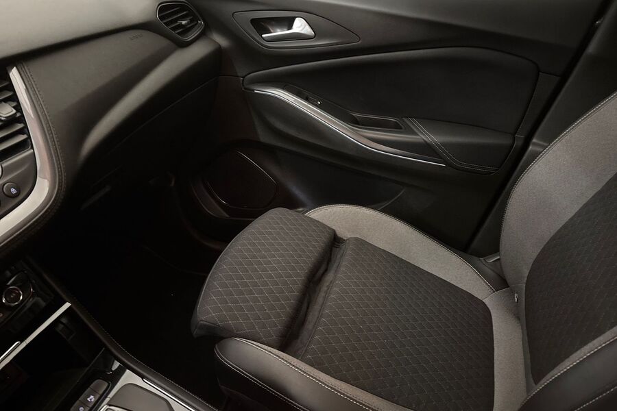 Opel Grandland vaihtoauto