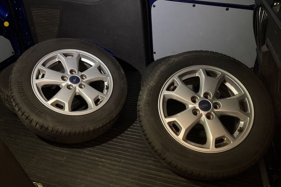 Ford Transit Connect vaihtoauto