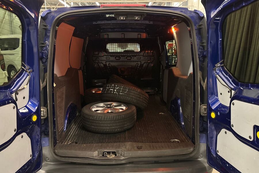 Ford Transit Connect vaihtoauto