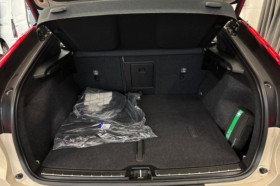 Volvo EC40 vaihtoauto