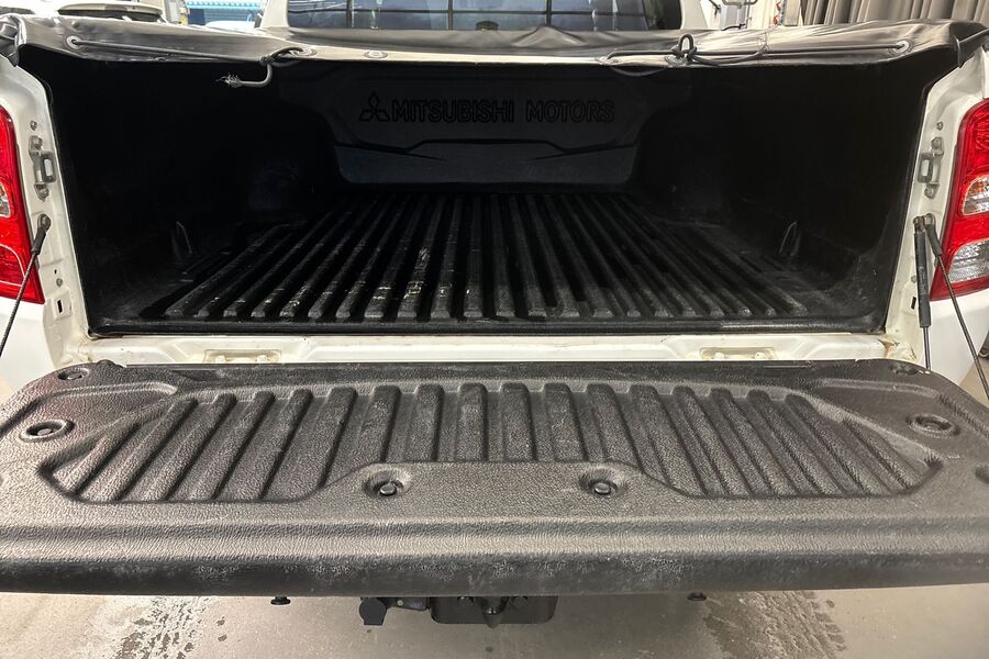 Mitsubishi L200 vaihtoauto