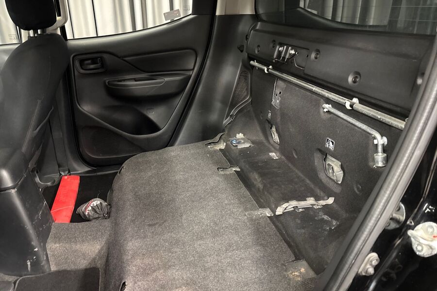 Mitsubishi L200 vaihtoauto