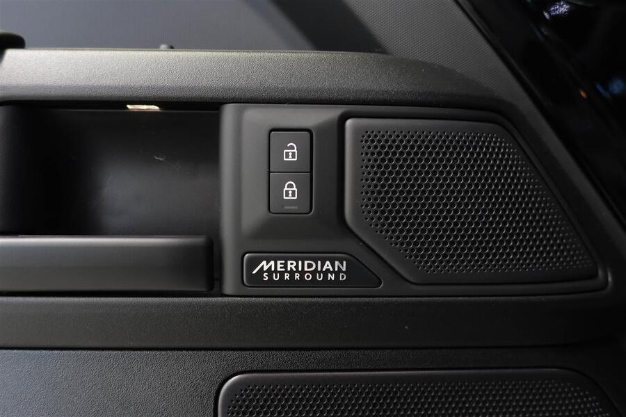 Land Rover Defender vaihtoauto