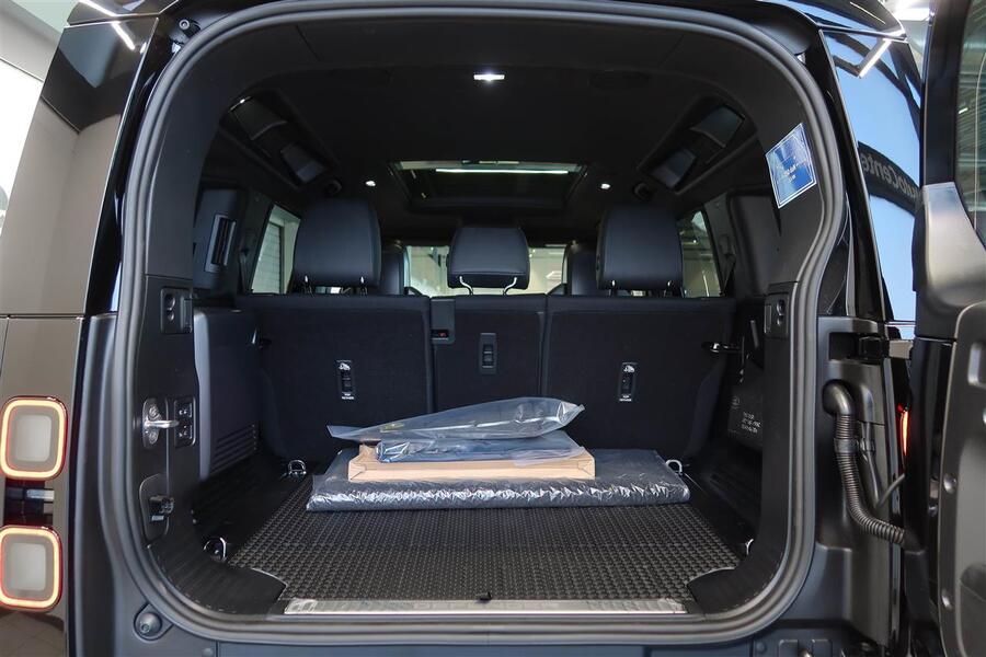 Land Rover Defender vaihtoauto