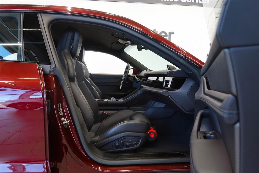 Porsche Taycan vaihtoauto