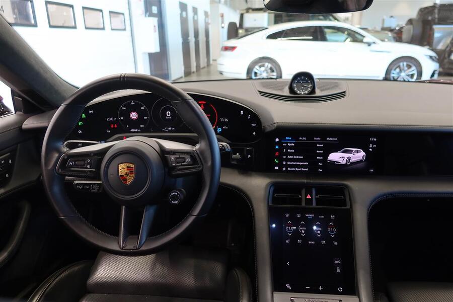 Porsche Taycan vaihtoauto