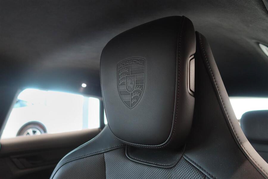 Porsche Taycan vaihtoauto