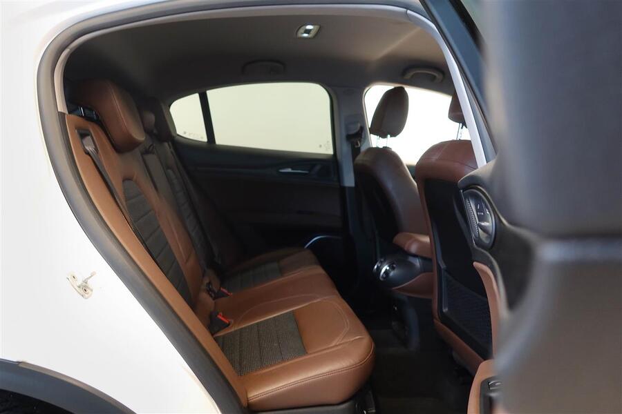 Alfa Romeo Stelvio vaihtoauto