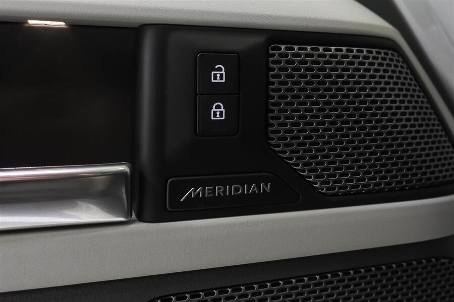 Land Rover Defender vaihtoauto